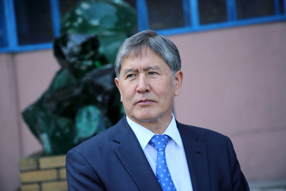 Алмазбек Атамбаев